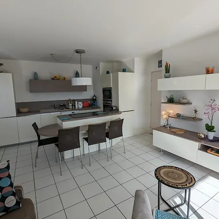アパート - Superbe T3 Avec Terrasse, Piscine Et Parking Securise - 6 Personnes - Fr-1-420-33 *