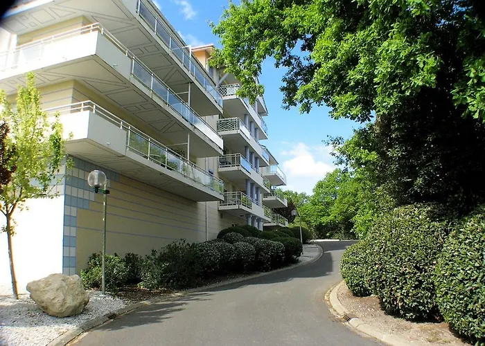 Apartment - Superbe T3 Avec Terrasse, Piscine Et Parking Securise - 6 Personnes - Fr-1-420-33 *