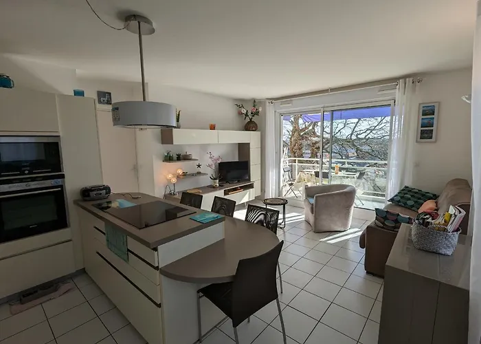 - Superbe T3 Avec Terrasse, Piscine Et Parking Securise - 6 Personnes - Fr-1-420-33 *